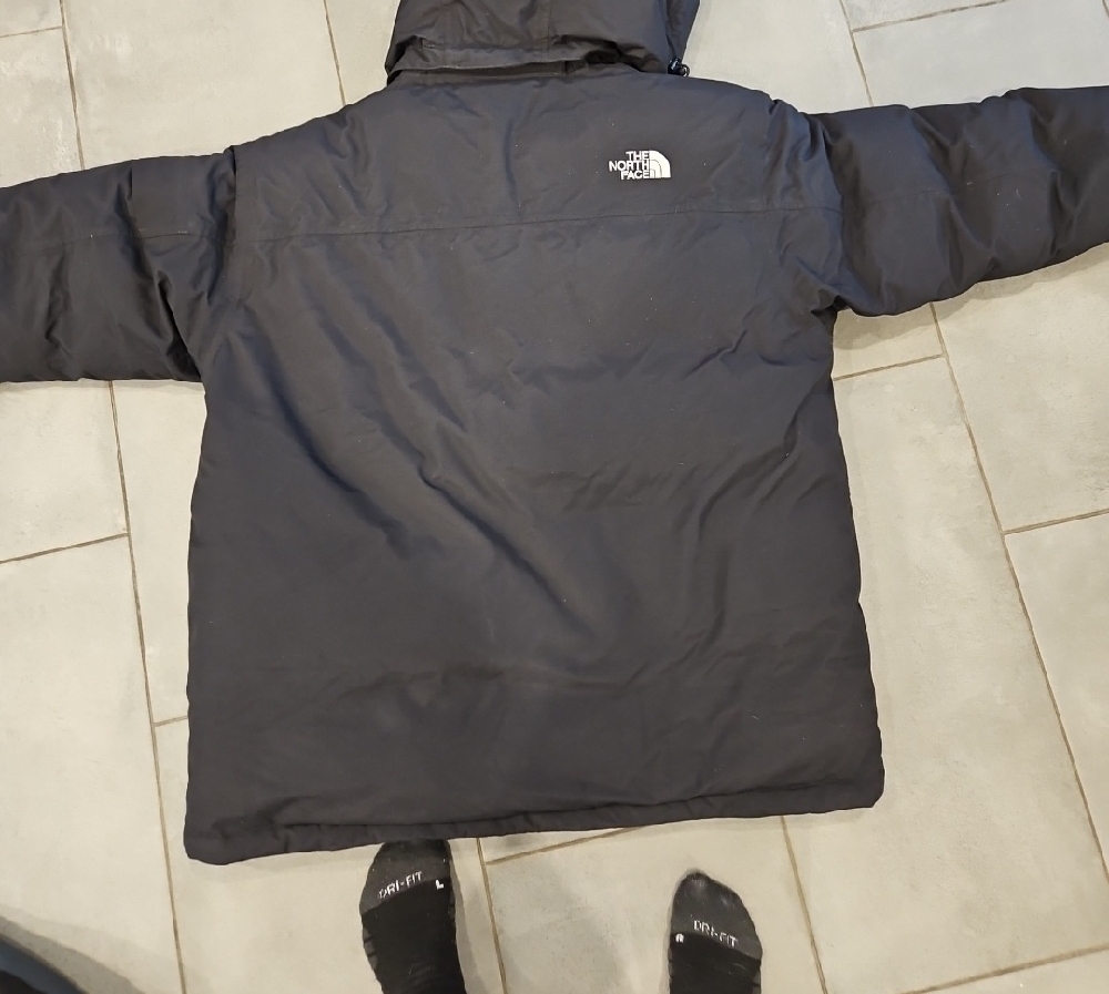 The North Face Mens Black Puffer Jacket - Picture 7 of 8